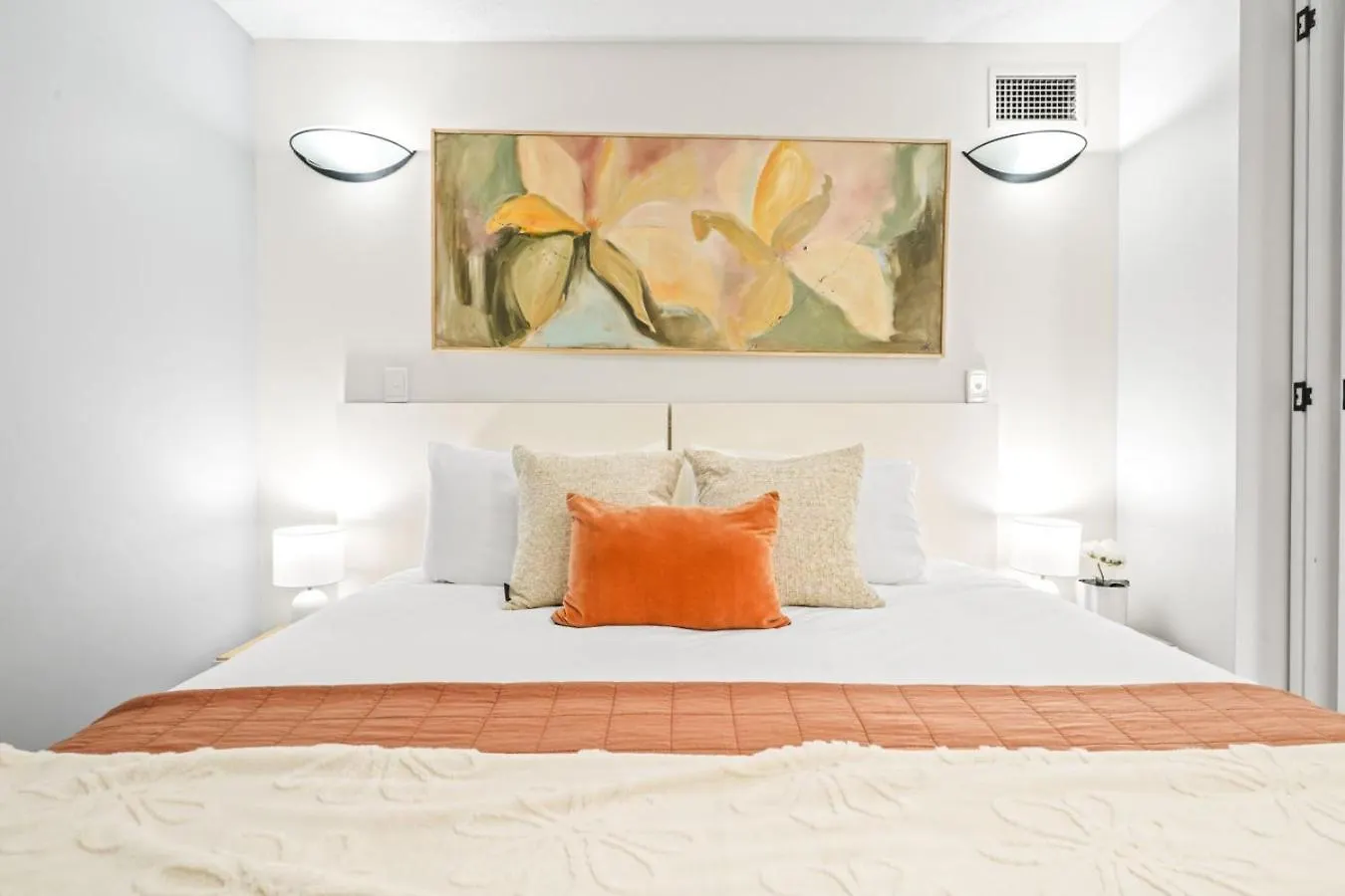 Tropical Tides At Cairns Esplanade Apartment